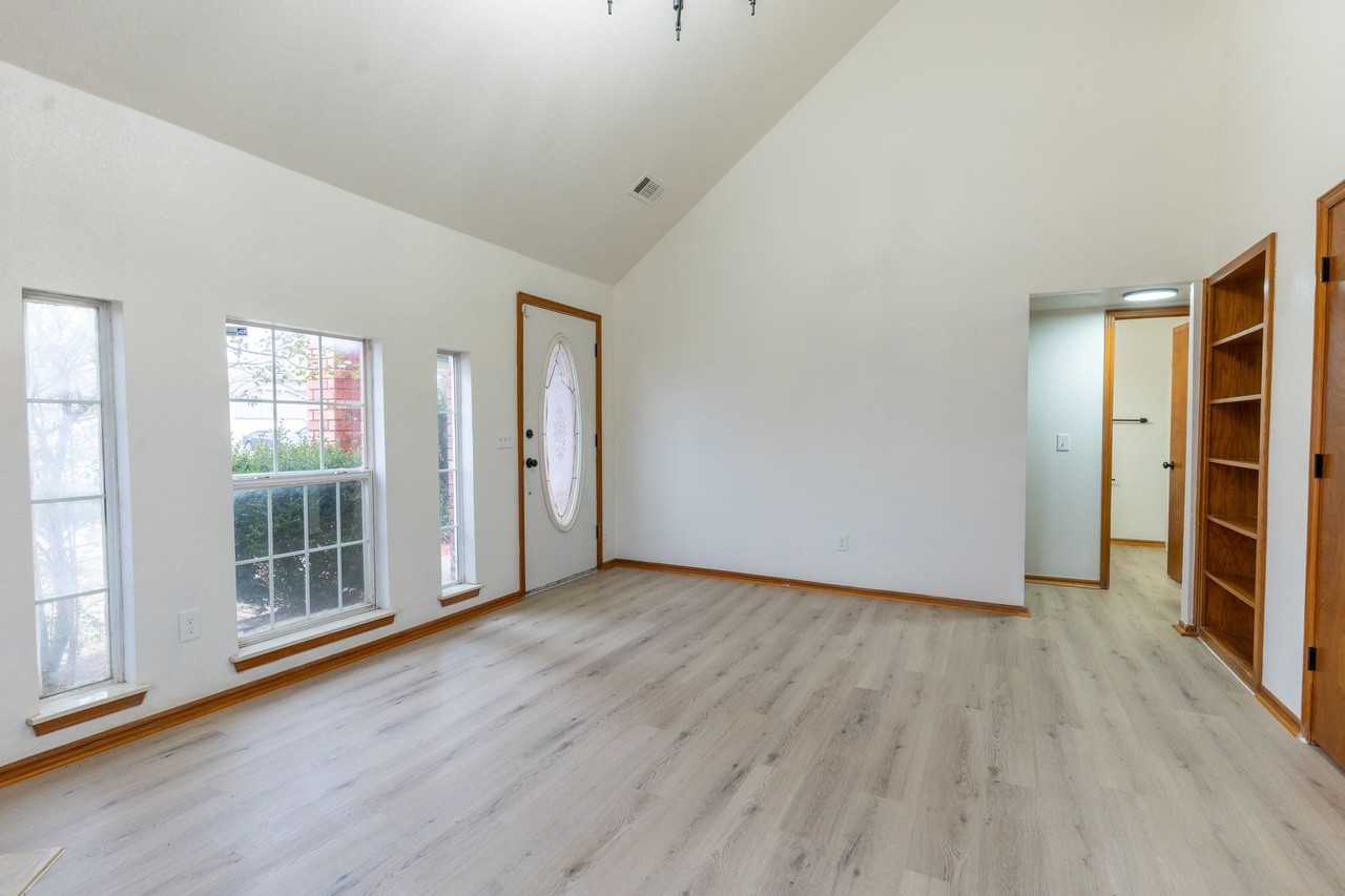 1801 Sw 24th St - Photo 6 of 16