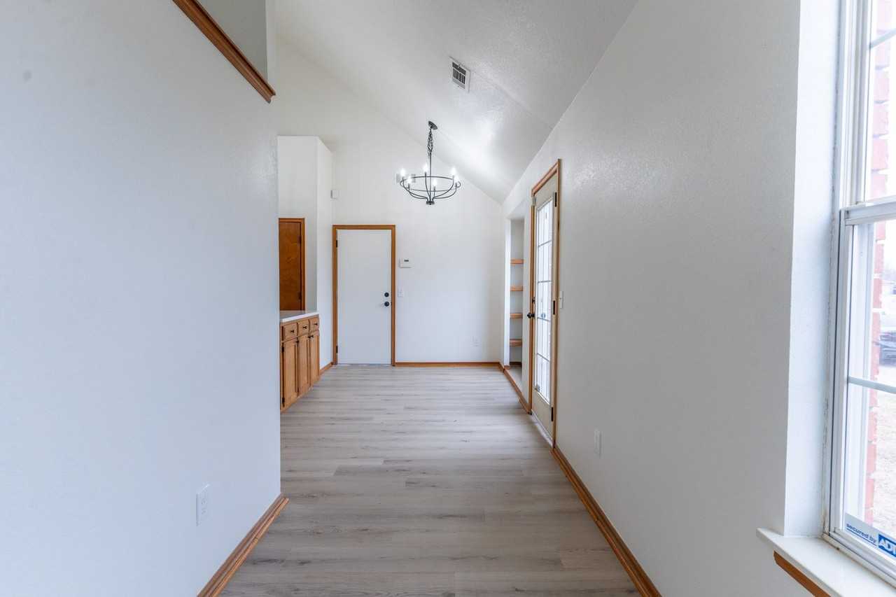 1801 Sw 24th St - Photo 7 of 16