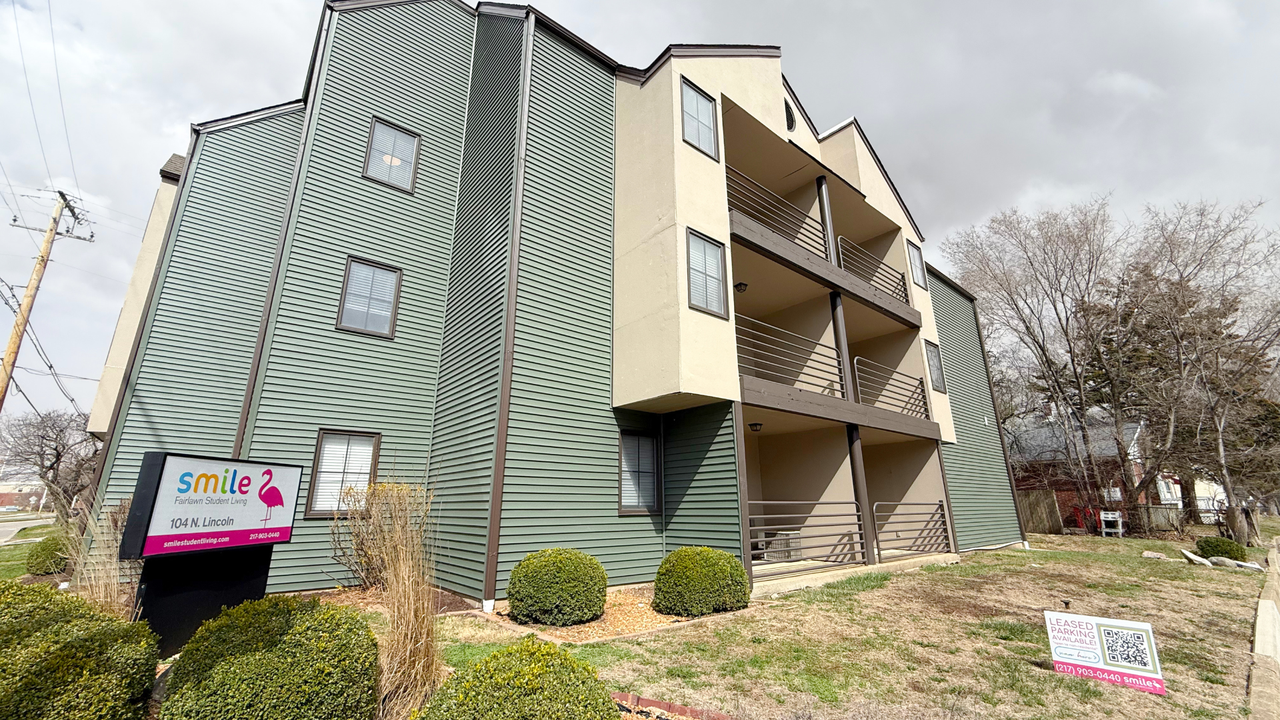 104 N Lincoln - Photo 5 of 49