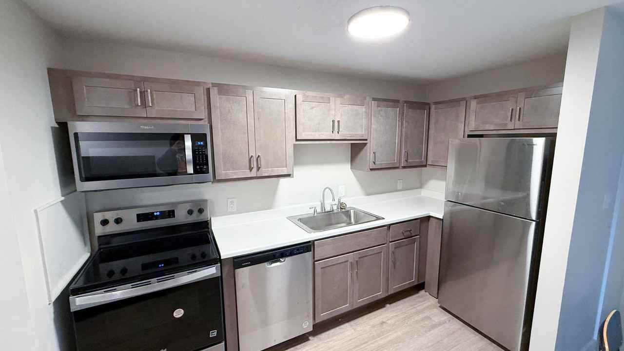 104 N Lincoln - Photo 6 of 49