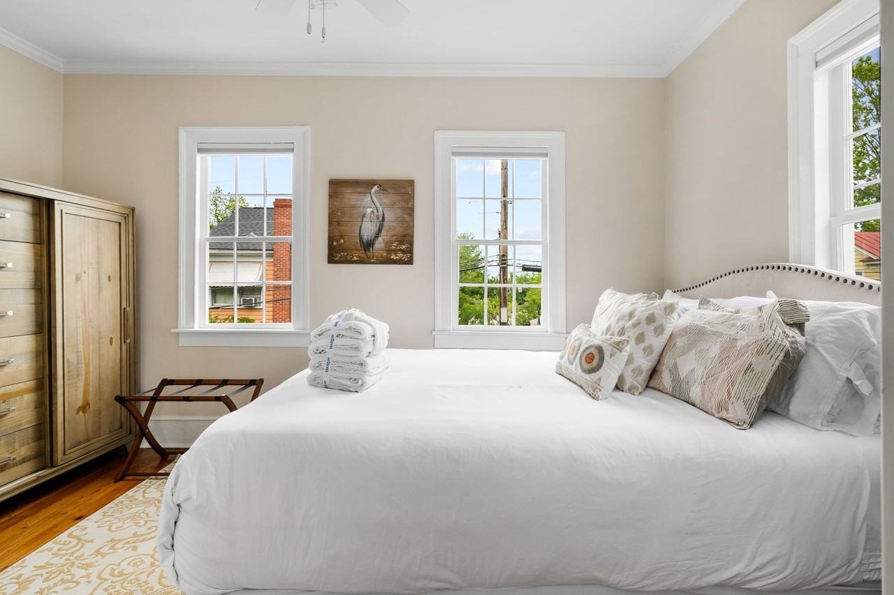 251 Ashley Ave - Photo 3 of 28