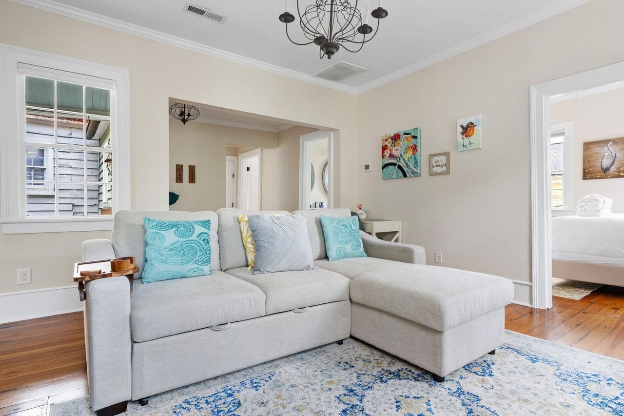 251 Ashley Ave - Photo 6 of 28