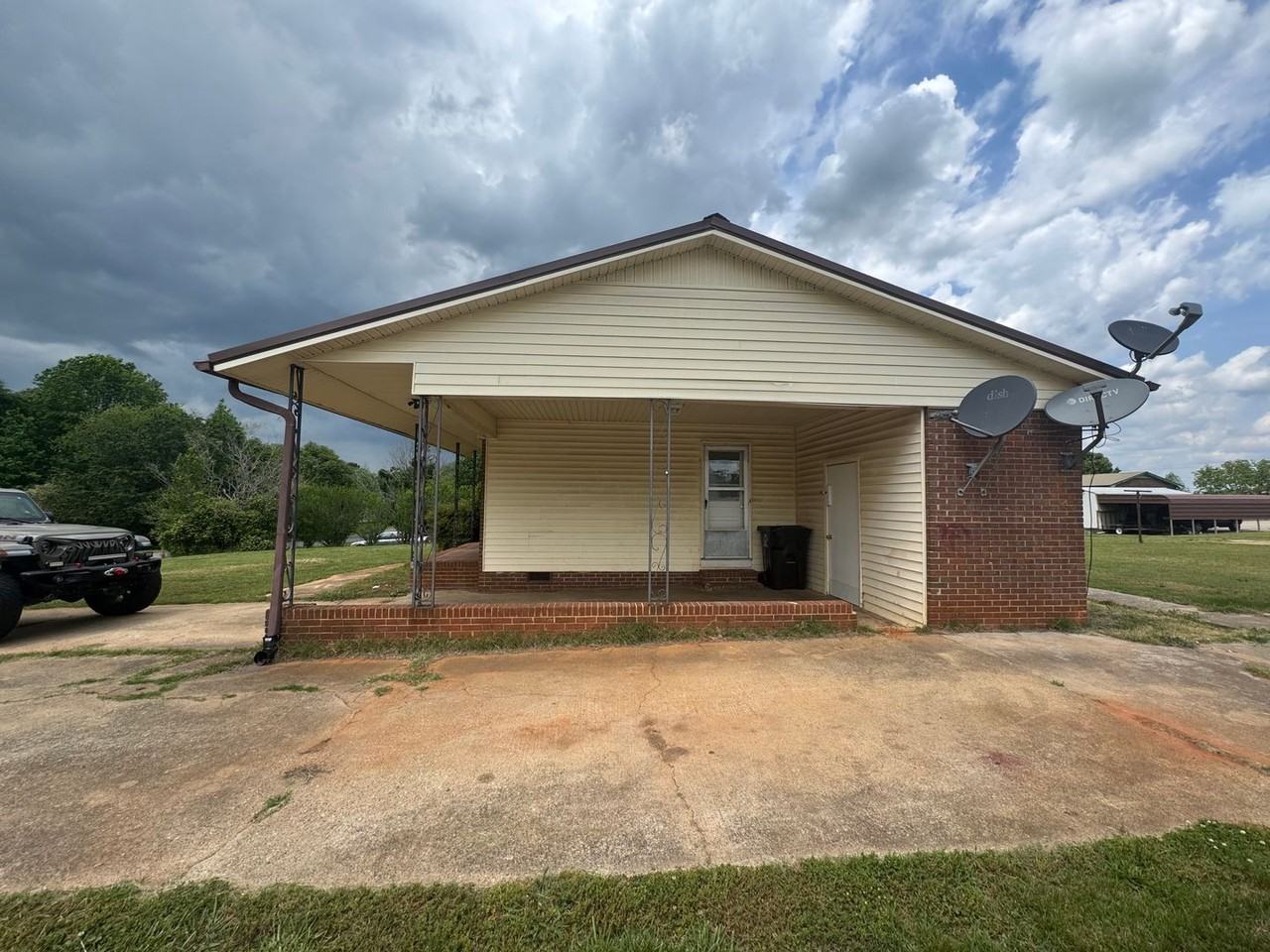 1706 Windover Rd - Photo 2 of 23