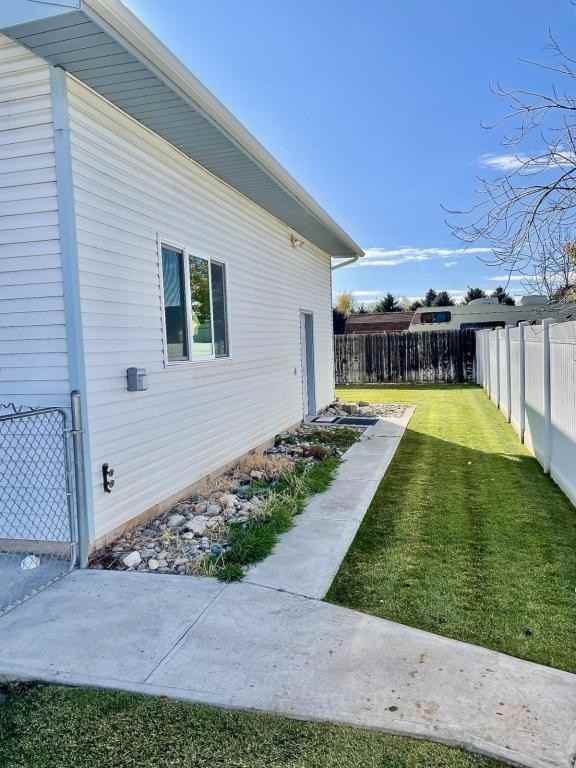 10058 N 25th E - Photo 3 of 13