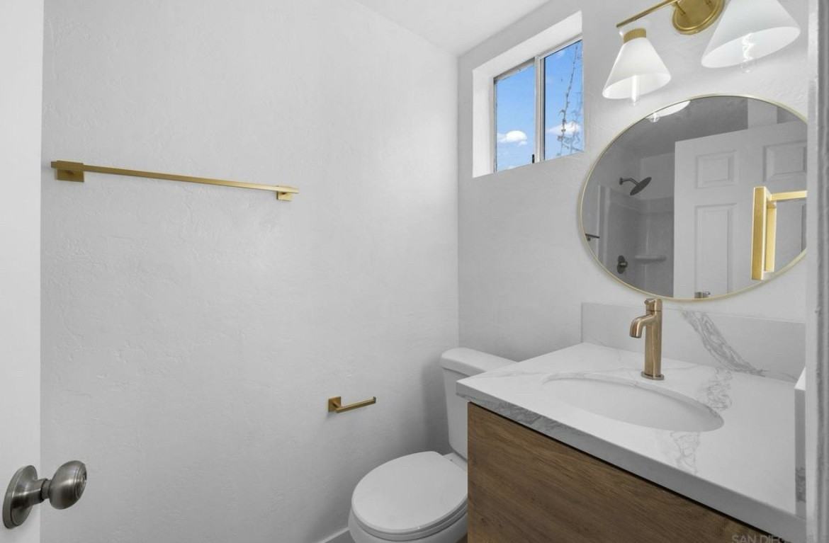 5738 Meade Ave - Photo 3 of 3