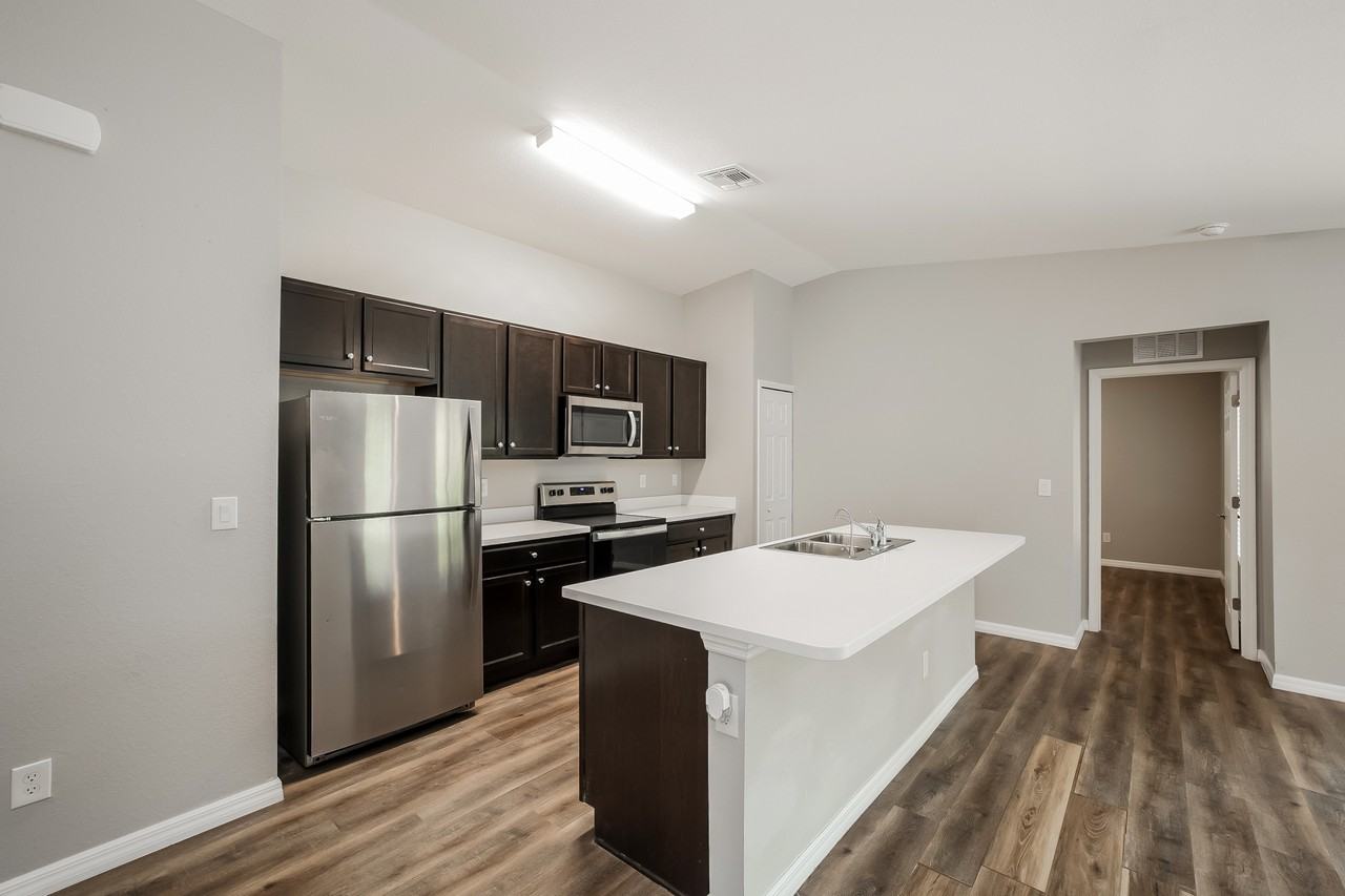 258 Dorman St - Photo 4 of 27
