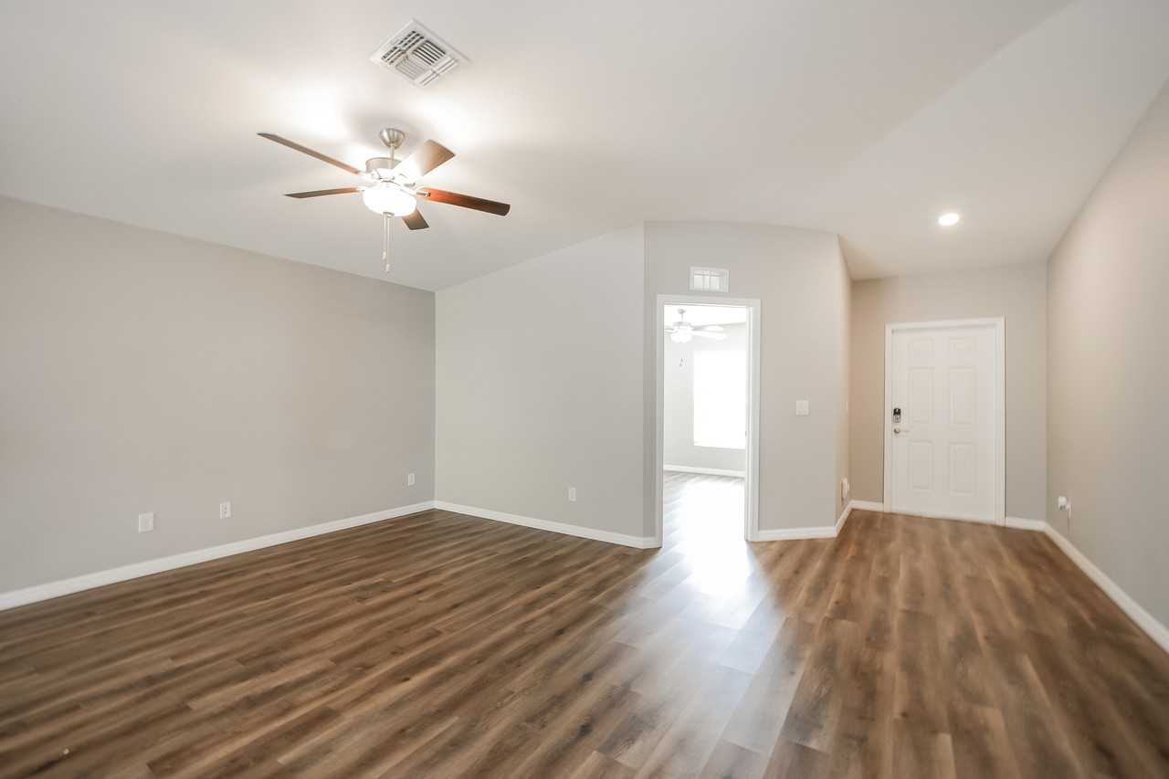 258 Dorman St - Photo 7 of 27