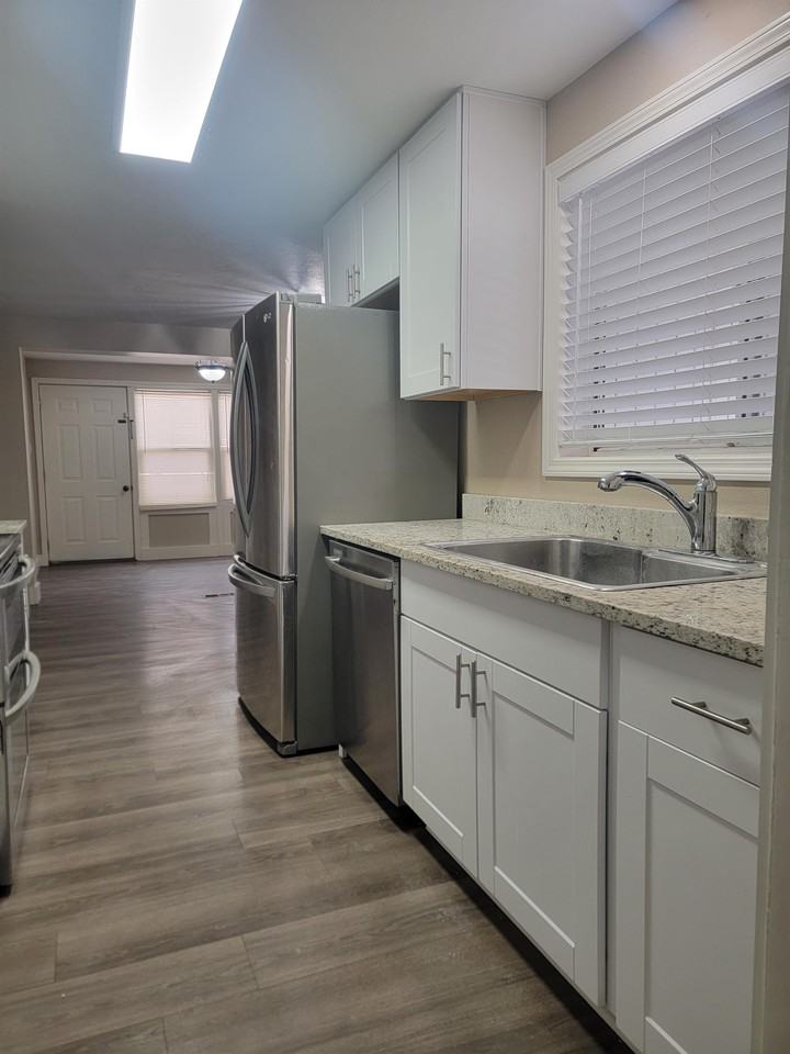 8490 Se - Photo 4 of 41