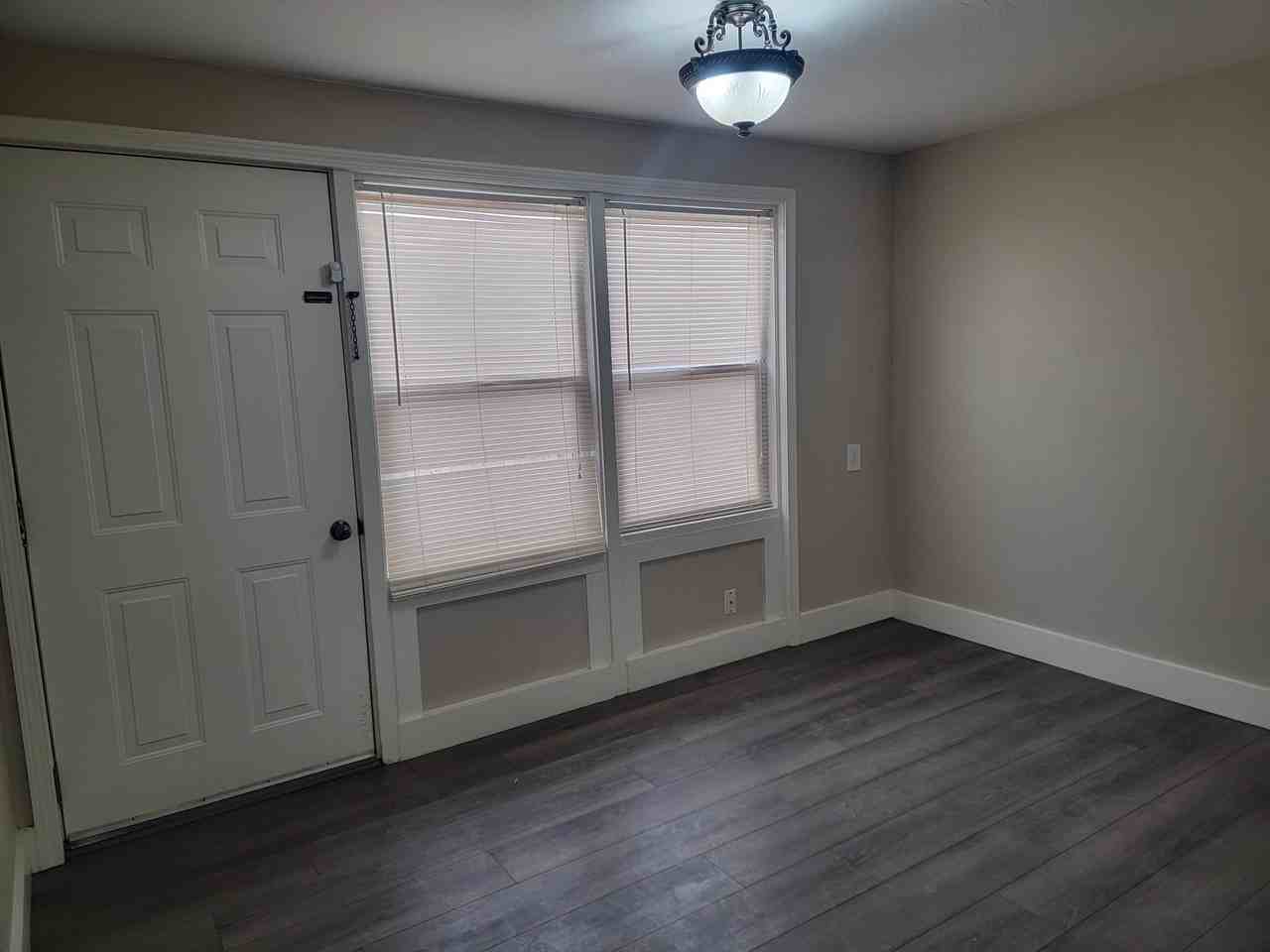 8490 Se - Photo 6 of 41