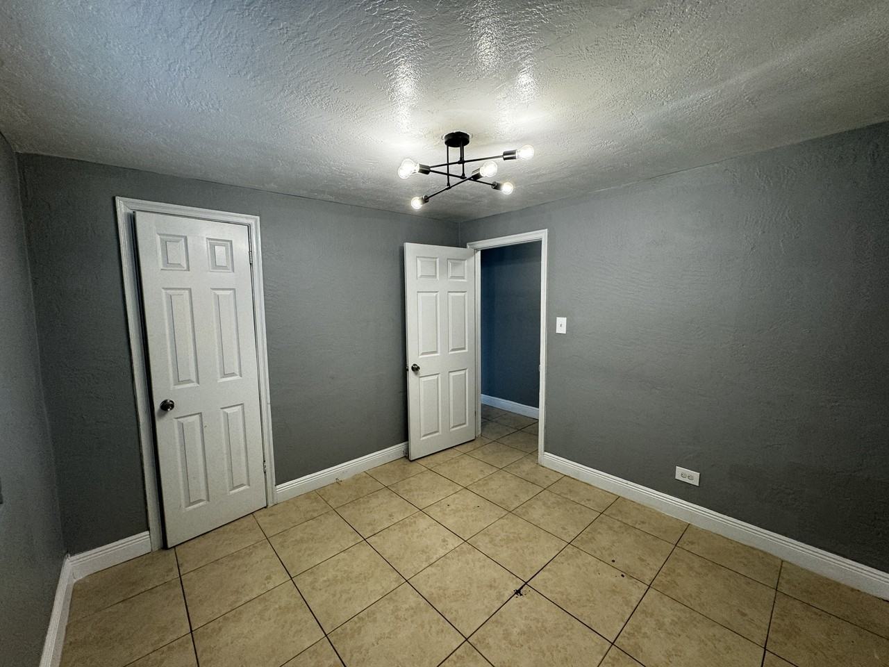 4017 Sw 24th St #3 - Photo 7 of 17