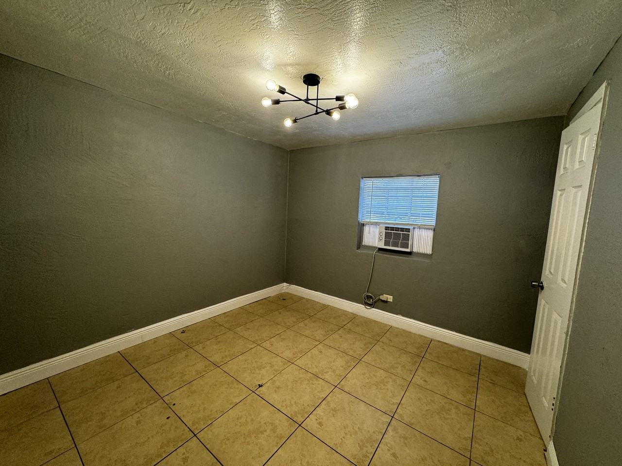 4017 Sw 24th St #3 - Photo 6 of 17