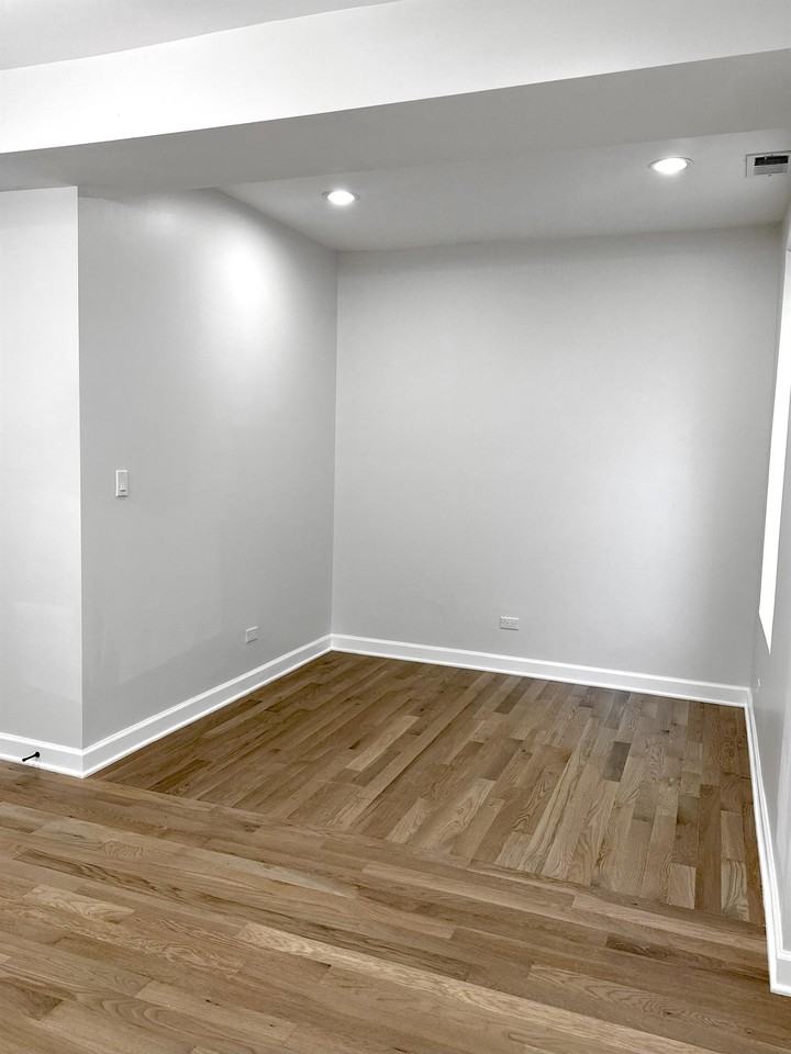 2946 N Rockwell St #3 - Photo 3 of 13