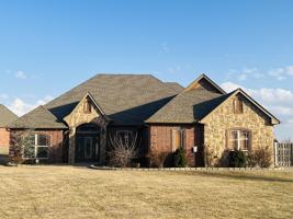 featured image of 1004 Waverly Way