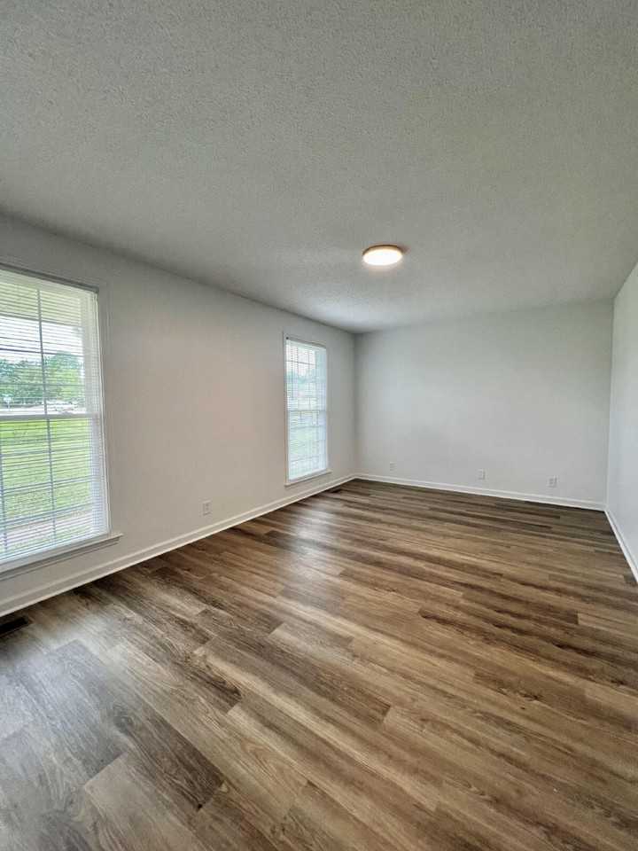 2303 Stokes Rd - Photo 4 of 20