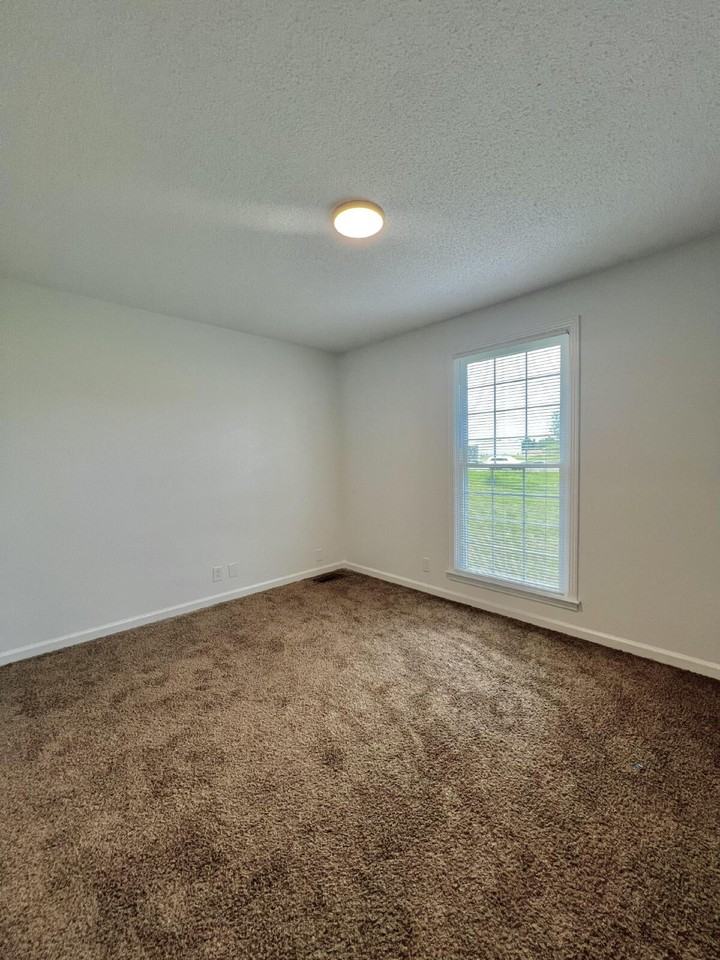2303 Stokes Rd - Photo 5 of 20
