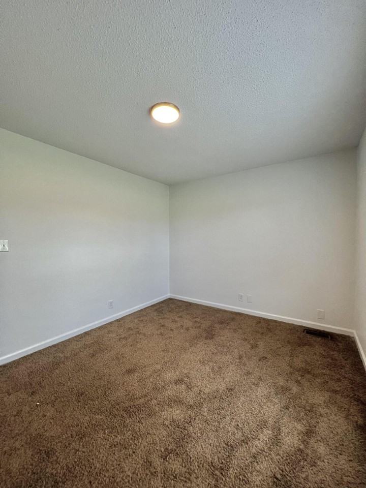 2303 Stokes Rd - Photo 6 of 20