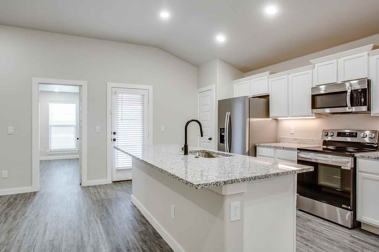 10518 Abbeville Ave - Photo 5 of 19