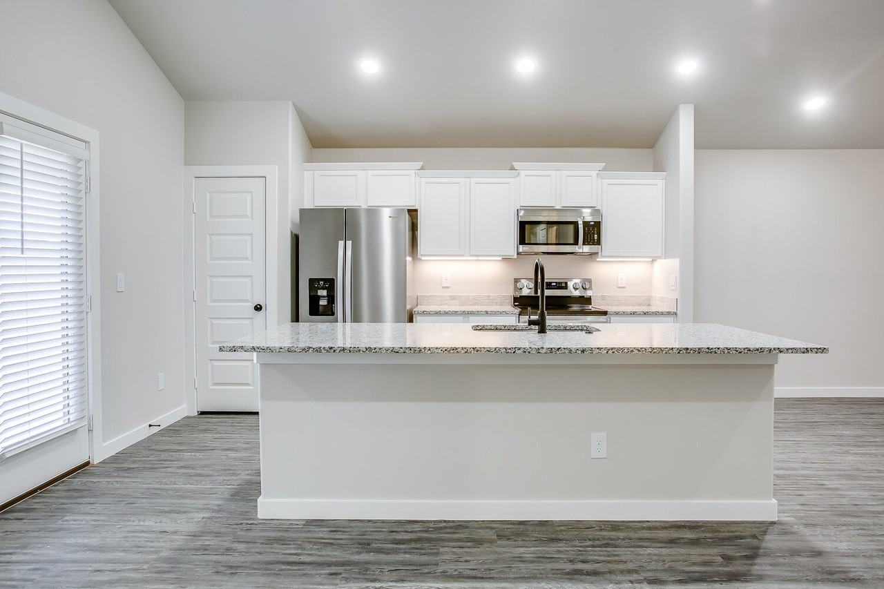 10518 Abbeville Ave - Photo 6 of 19