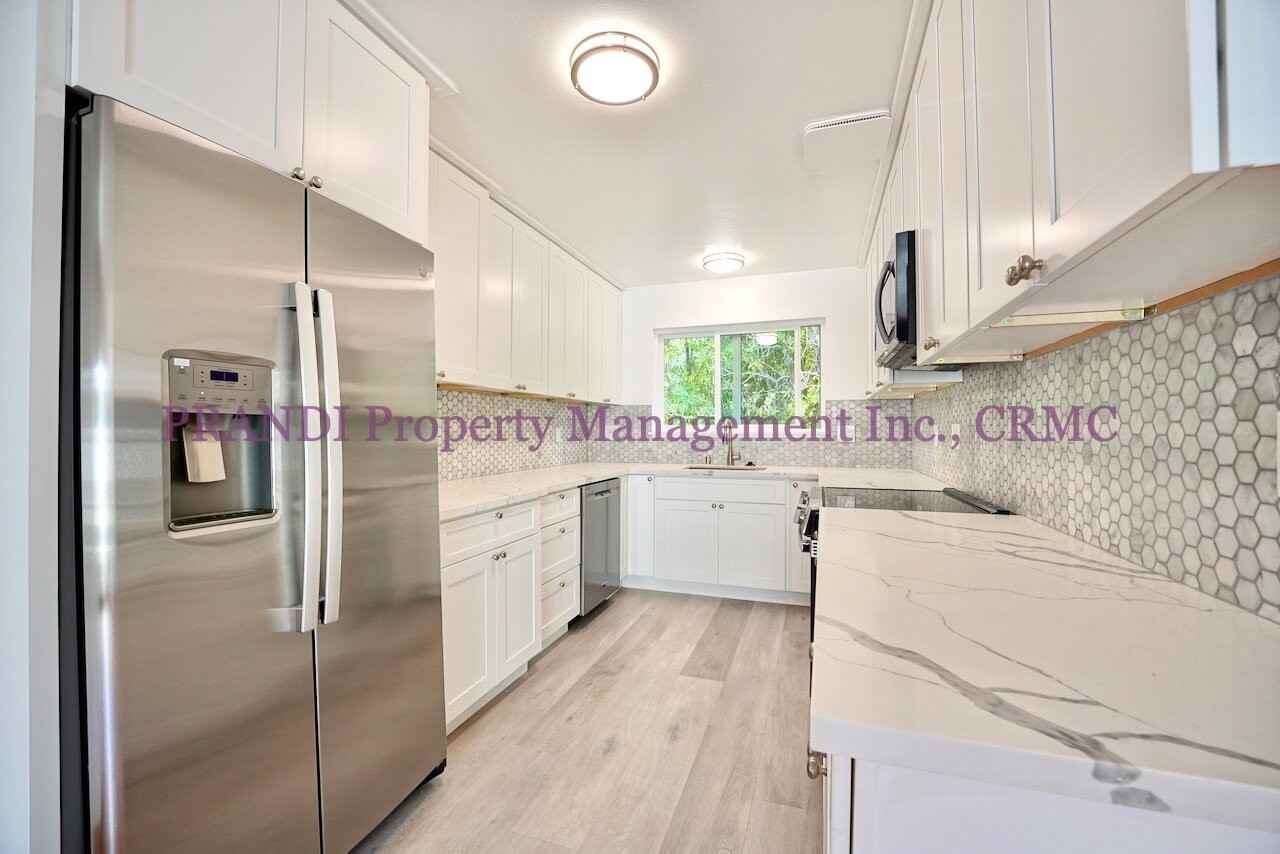 47 Redwood Ave - Photo 2 of 13