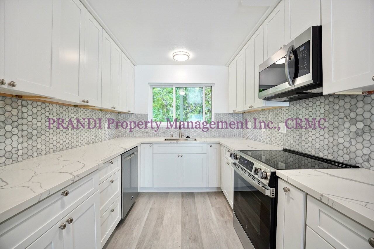 47 Redwood Ave - Photo 3 of 13