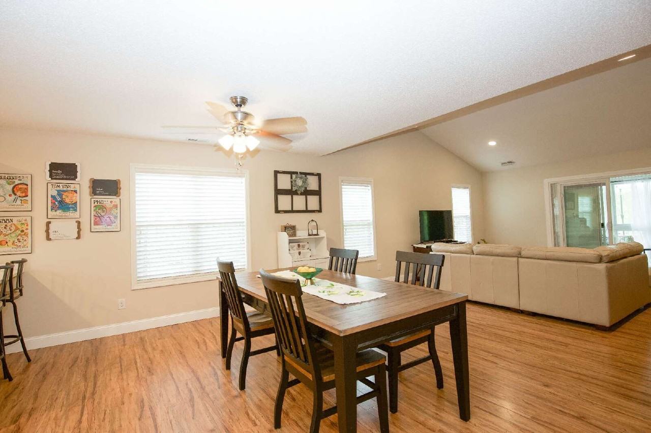 225 Adams Cir - Photo 4 of 40