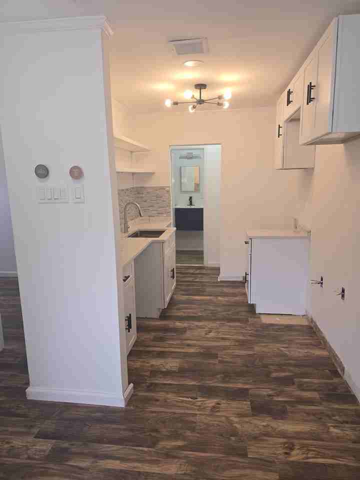 736 Westfield Ave #2 - Photo 3 of 14