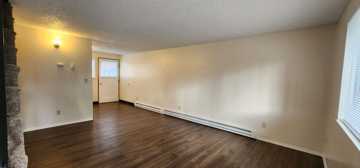 featured image of 445 Sw Elm Rd