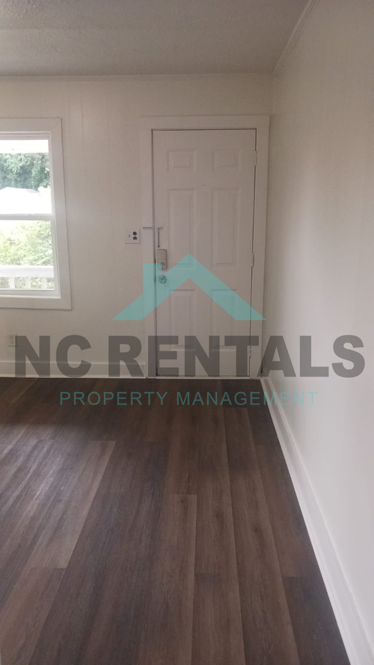 1409 Underwood Ave - Photo 3 of 21