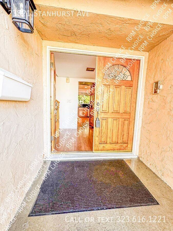 23821 Stanhurst Ave - Photo 2 of 48