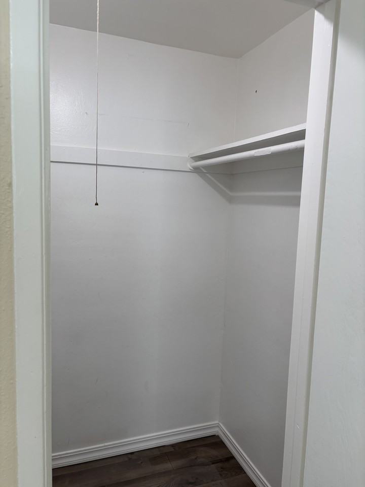 685 Iris Ave #34 - Photo 4 of 10