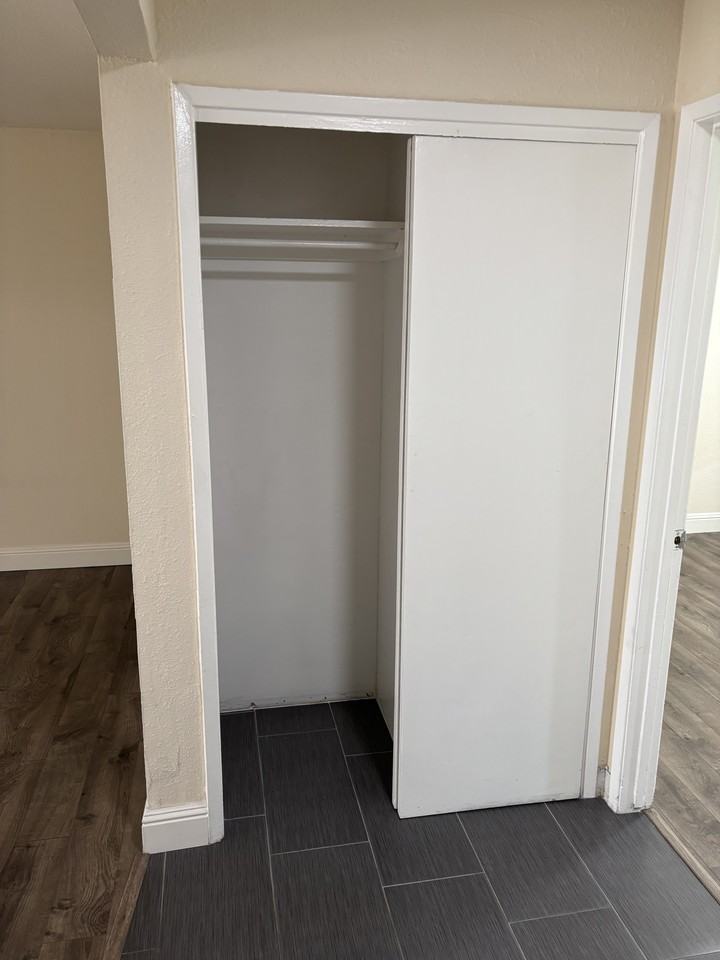 685 Iris Ave #34 - Photo 6 of 10