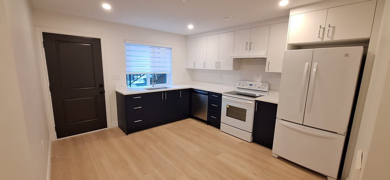 1586 Manning Avenue - Photo 2 of 12