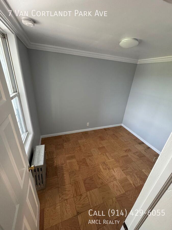 7 Van Cortlandt Park Avenue - Photo 2 of 34
