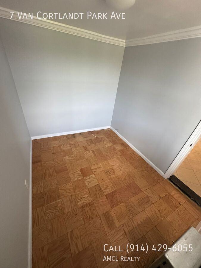 7 Van Cortlandt Park Avenue - Photo 6 of 34