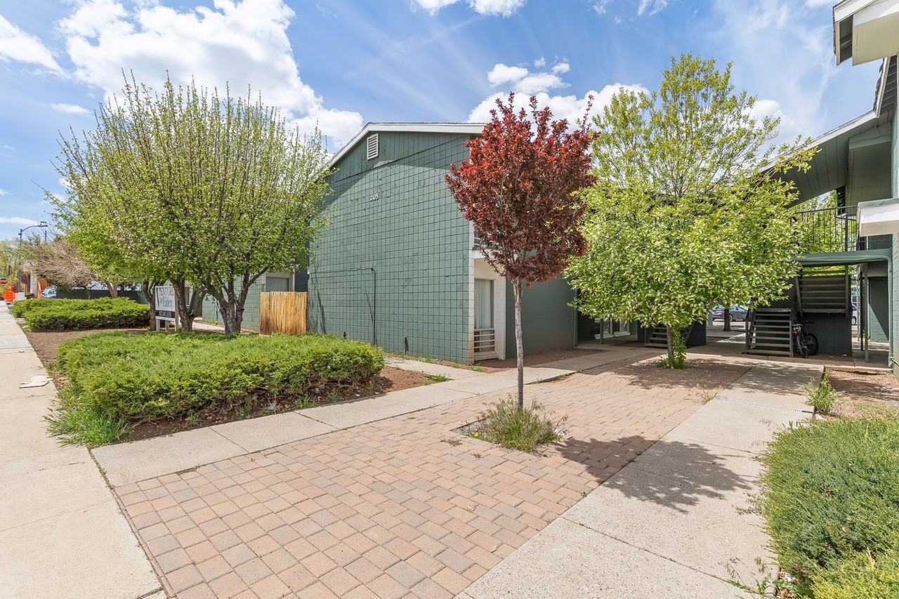 Venture on Elden - Photo 2 of 34