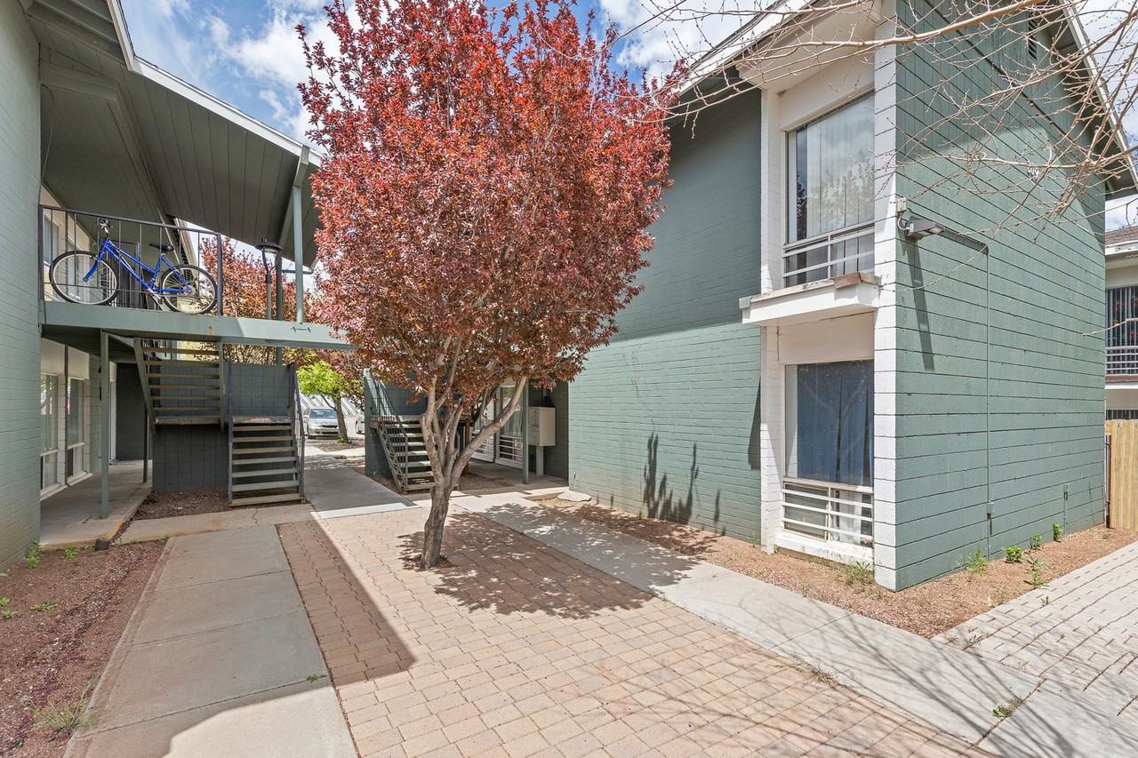 Venture on Elden - Photo 3 of 34