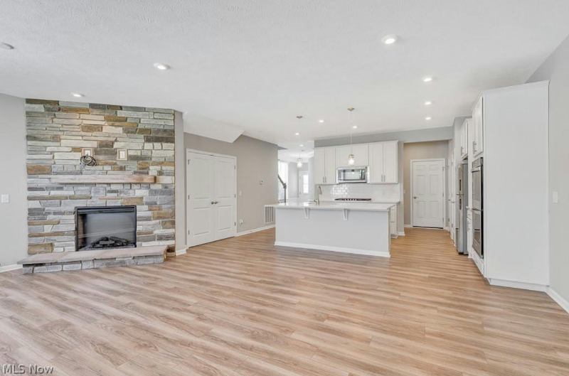 855 Dipper Ln - Photo 3 of 20