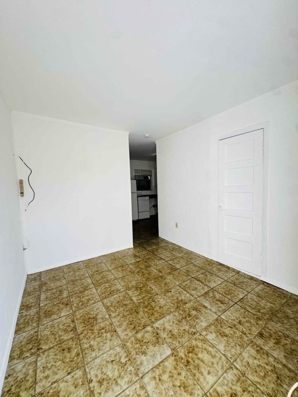 1810 Sw 24th Ter #3 - Photo 4 of 13