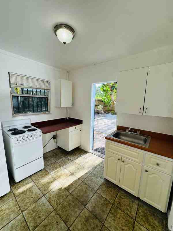 1810 Sw 24th Ter #3 - Photo 5 of 13