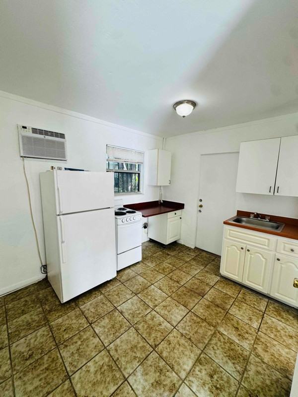 1810 Sw 24th Ter #3 - Photo 6 of 13