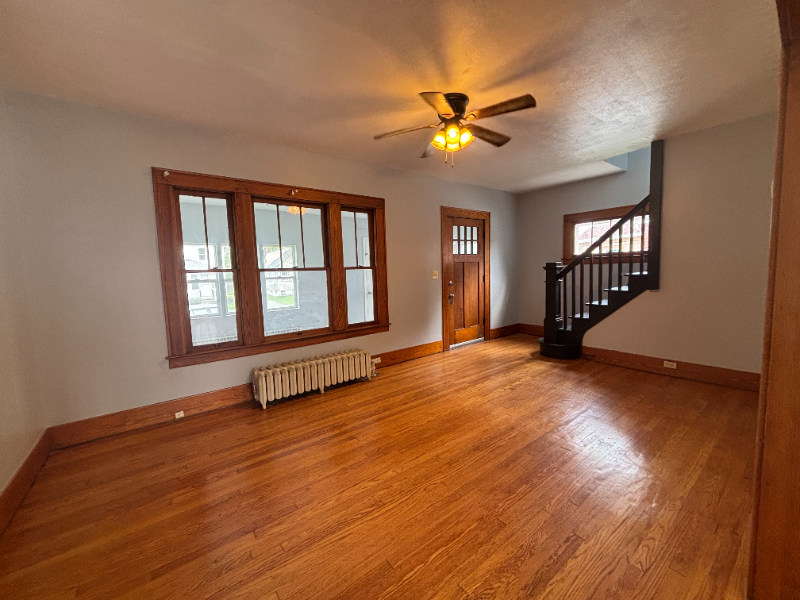 356 S Edwards Ave - Photo 3 of 16