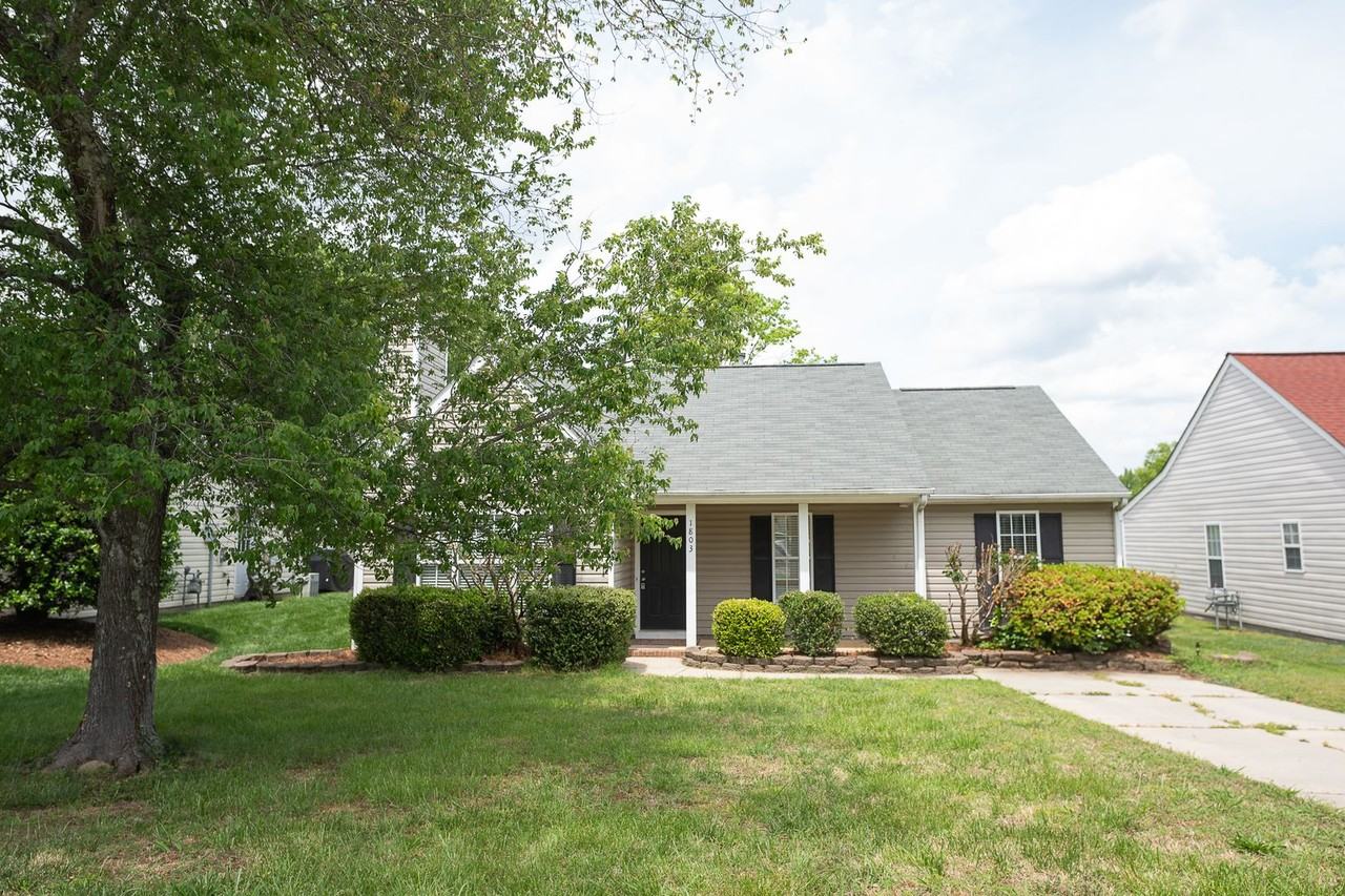 1803 Water St - Photo 2 of 20