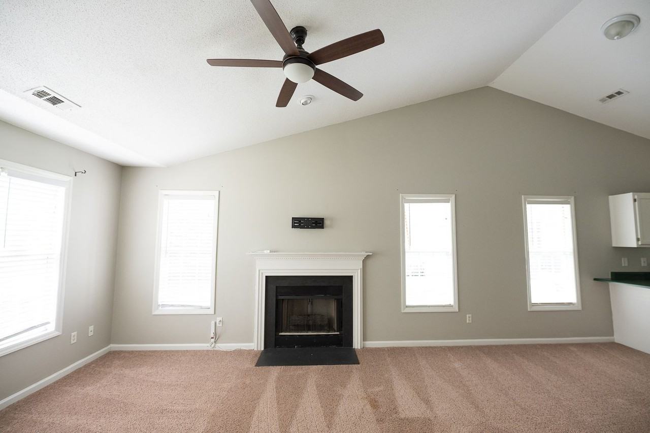 1803 Water St - Photo 3 of 20