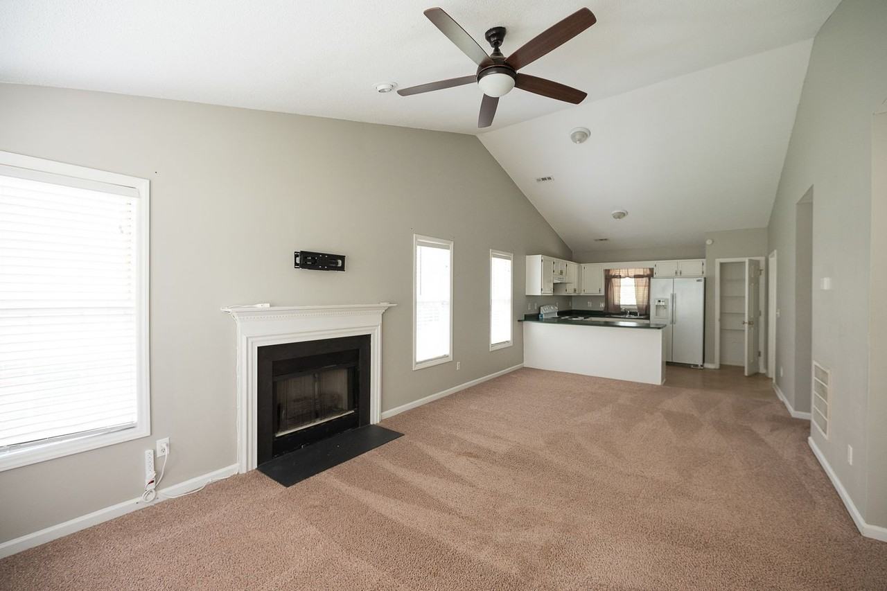 1803 Water St - Photo 4 of 20
