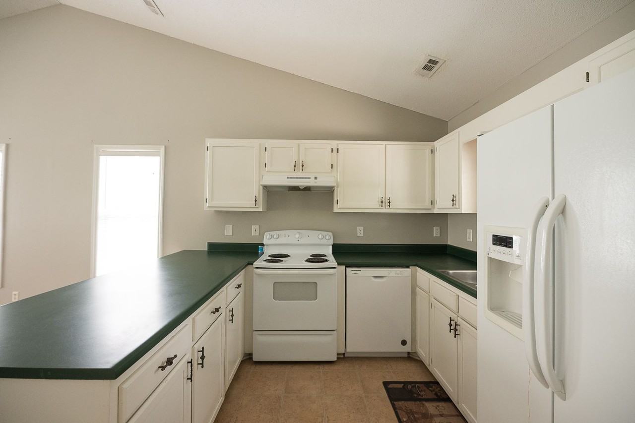 1803 Water St - Photo 6 of 20