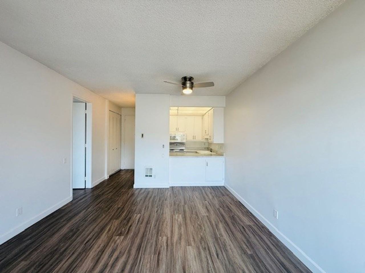 13801_FRONT STREET - Photo 3 of 34