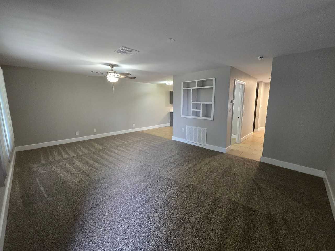 560 Greenbriar Townhouse Way - Photo 3 of 23