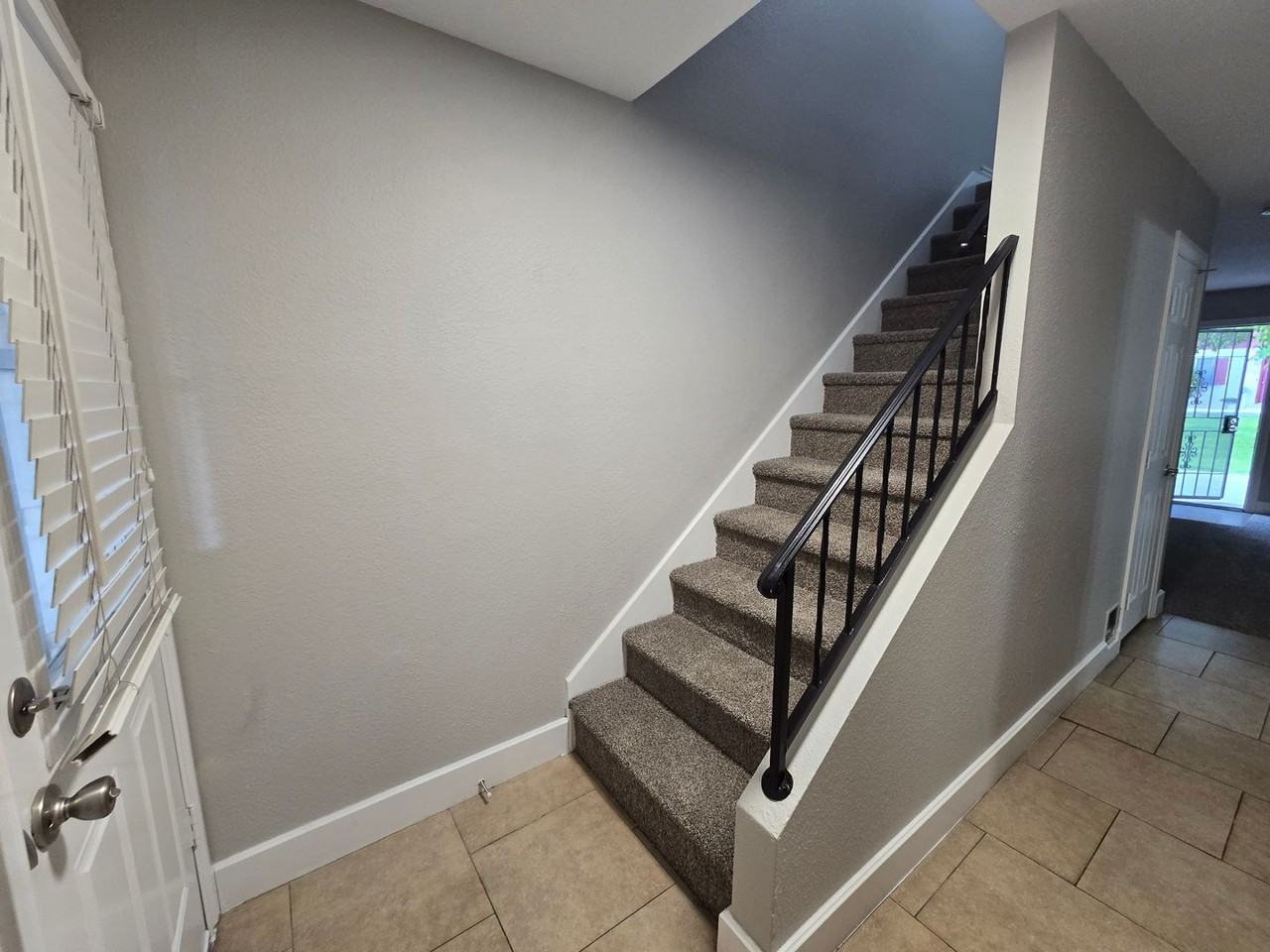 560 Greenbriar Townhouse Way - Photo 7 of 23