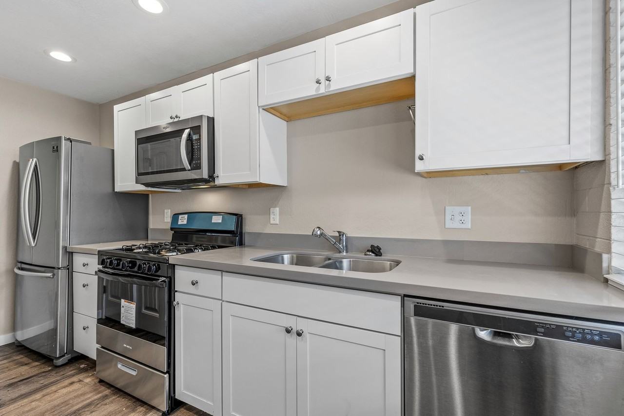 Beautiful Flagstaff Property. Newly Remodeled! - Photo 4 of 16