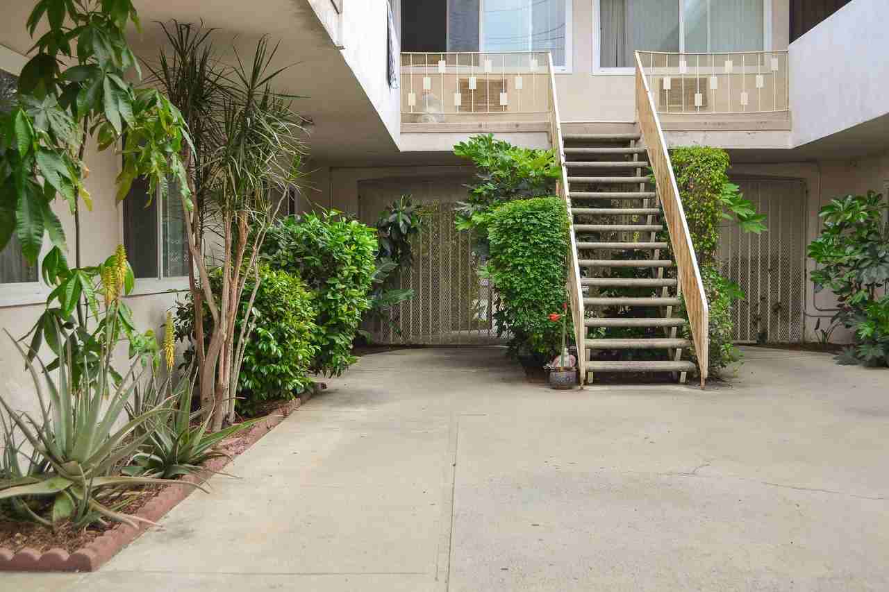 17087 Chatsworth Street - Photo 3 of 4